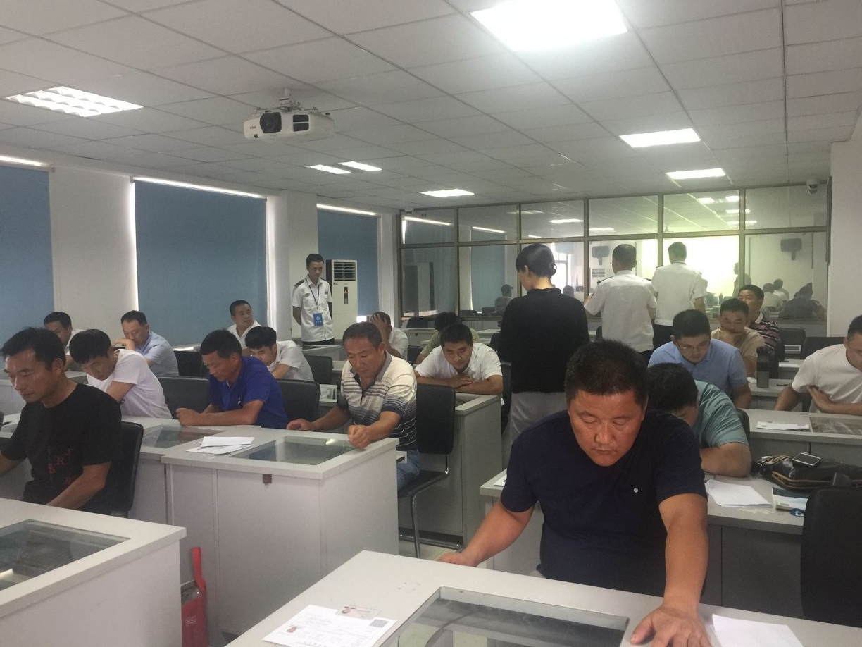 我校三類(lèi)駕駛員理論考試順利結(jié)束
